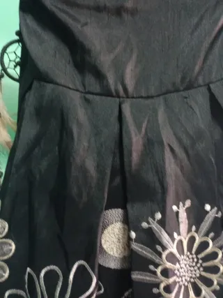 Vestido fiesta corto negro con flores