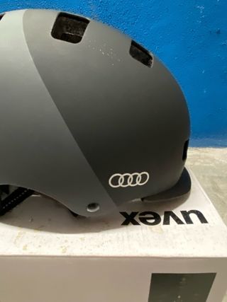Casco Uvex Audi