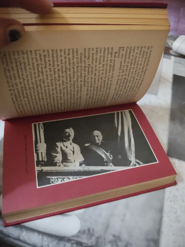 LA VIDA FANTASTICA DE HITLER 3 VOLUMENES