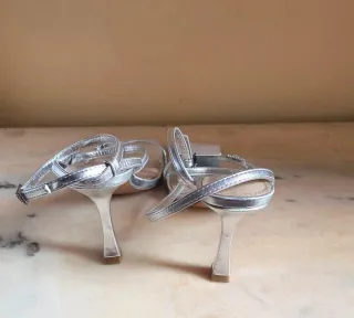 Sandalias plateadas Mango