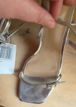 Sandalias plateadas Mango