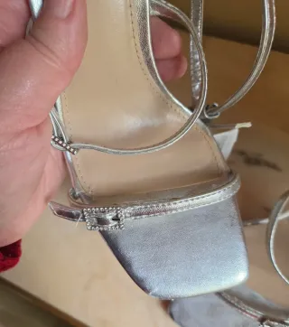 Sandalias plateadas Mango