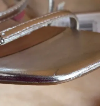 Sandalias plateadas Mango