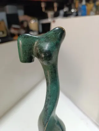 Escultura bronce mujer firmado Cuevas