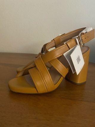 Sandalias Geox Talla 38 Color Mostaza