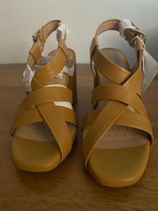 Sandalias Geox Talla 38 Color Mostaza