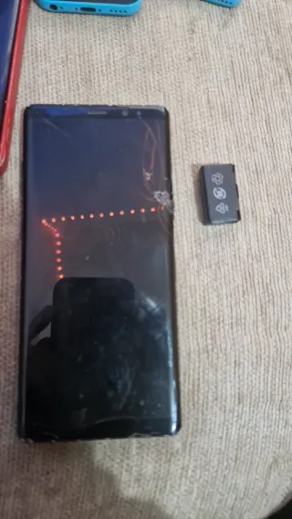 Lote de 3 móviles 2 portátiles  1 reproductor y ma