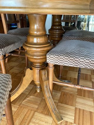 Mesa comedor clásica sin sillas