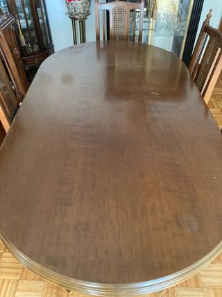 Mesa comedor clásica sin sillas