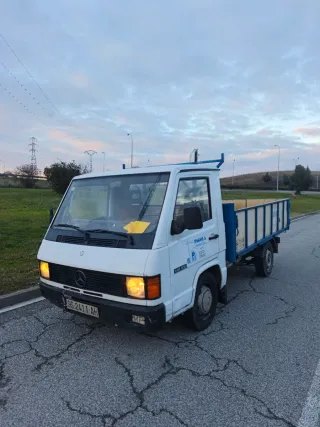 Mercedes-Benz 180 MB 1990