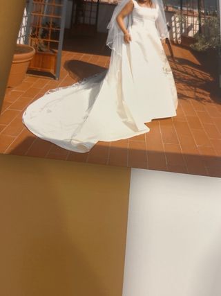 Vestido de Novia Talla 42 con Velo