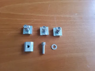 Tornillos y tuercas para bases Fanatec