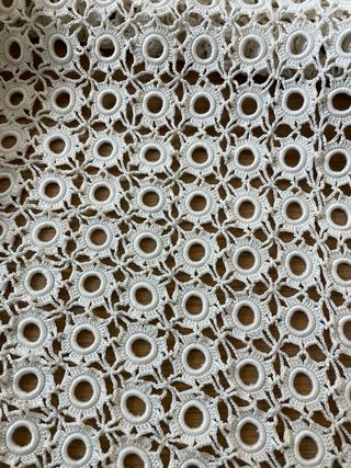 Antigua colcha hecha a mano de ganchillo