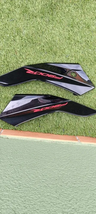 Tapas BMW F 900 R Negras