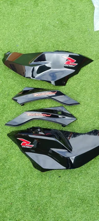 Tapas BMW F 900 R Negras