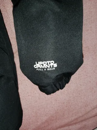 Cazadora Pull&Bear negra