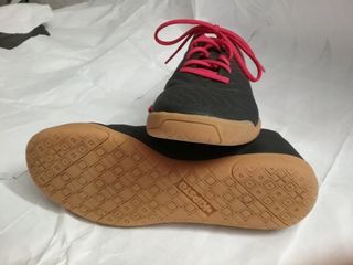 Zapatillas Kipsta Talla 35 Fútbol Sala/Running