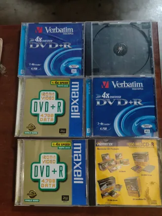 Vendo custodie CD usate in blocchi da 10