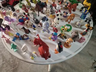 Figuras de colección variadas