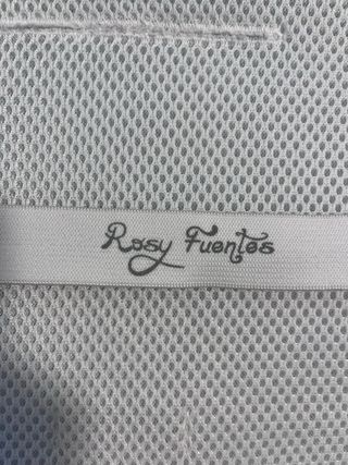 Protectior de bebé con huellas