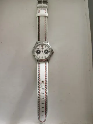 Reloj Lotus Blanco y Rojo
