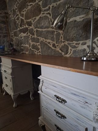 Scrivania in legno massello