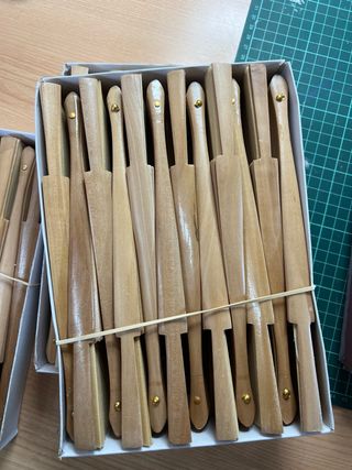 Lote de abanicos de madera