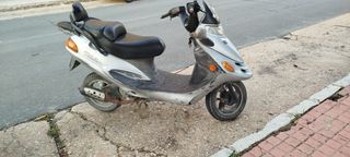 Moto Kymco din Scooter Automática