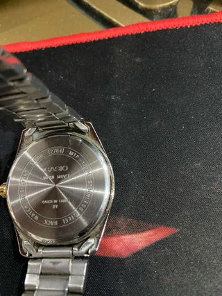 Reloj Casio Dorado y Plateado WR 50M