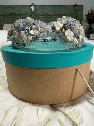 Corona tocado novia Puntulina hecha a mano