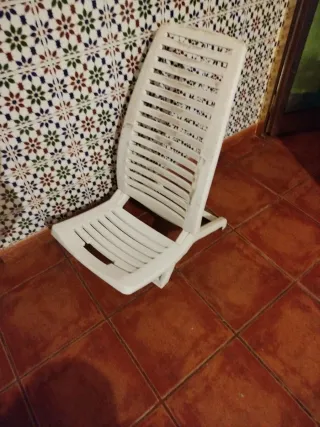 Silla de playa plegable blanca