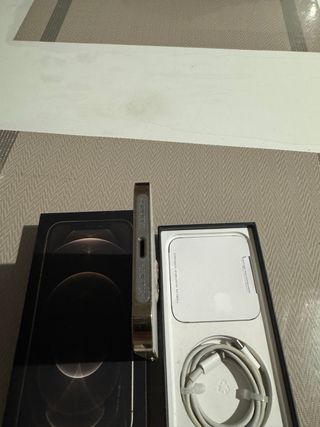 iPhone 12 Pro 128GB Plata + Fundas