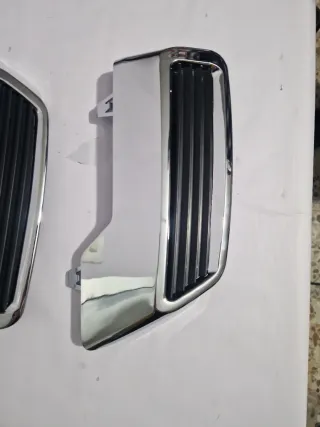 Embellecedores Cromados Parrilla Delantera