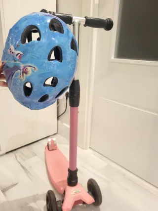 Patinete 3 Ruedas LED Rosa. Casco de regalo.