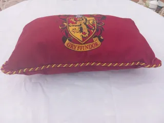 Cojín Gryffindor Harry Potter terciopelo rojo lujo