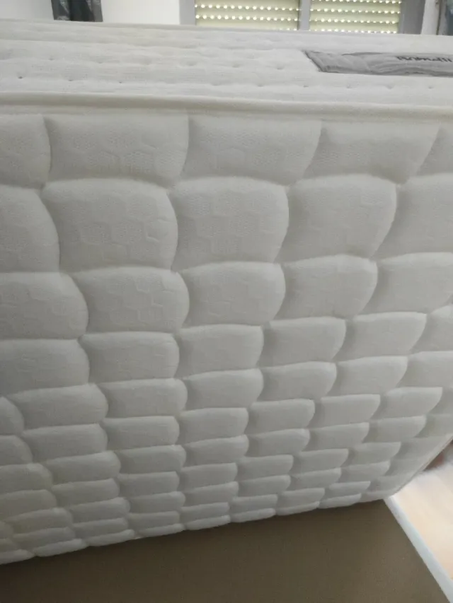 Colchón Valentino Muelle Ensacado Sin Usar bonerll