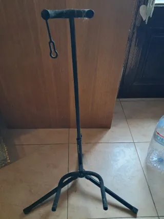 Guitarra Acustica con soporte, bolsa y afinador