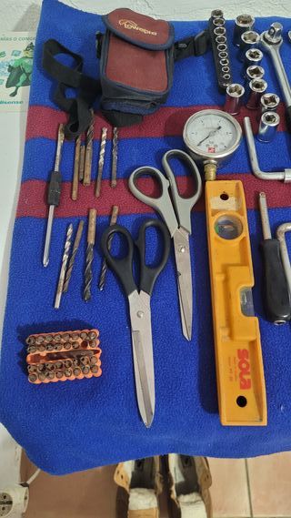 Lote herramientas variadas: llaves, alicates, dest