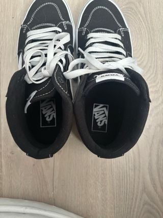 Zapatillas Vans Altas Negras y Blancas