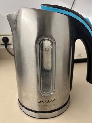 Hervidor de agua Cecotec 1.7L