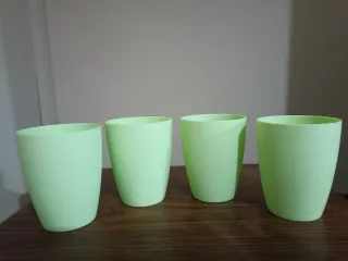 Set 4 bicchieri verdi in plastica