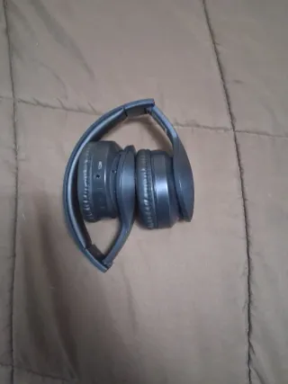 Auriculares Inalámbricos Negros + Cargador