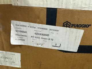 Baúl Vespa LX 32L Negro Brillante