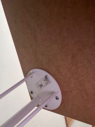 Mesa de madera y metal. Muy buena y grande.