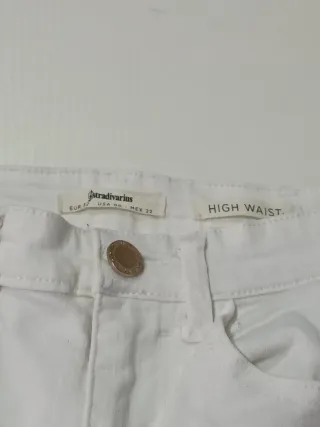 Pantalón pitillo blanco roto