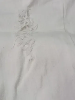 Pantalón pitillo blanco roto