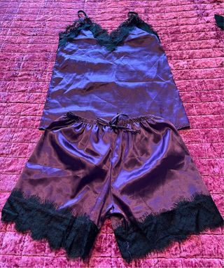 Conjunto lencería satén morado y negro