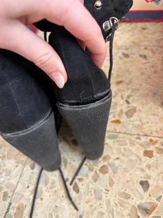Botin/tacon de cuña negras