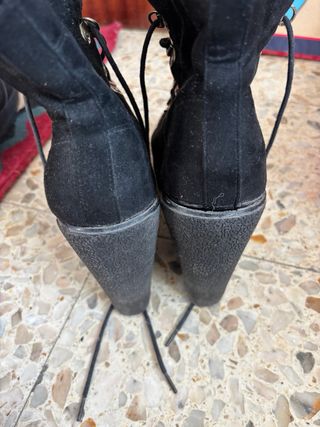 Botin/tacon de cuña negras