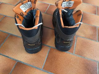 Scarpe da lavoro marroni e arancioni